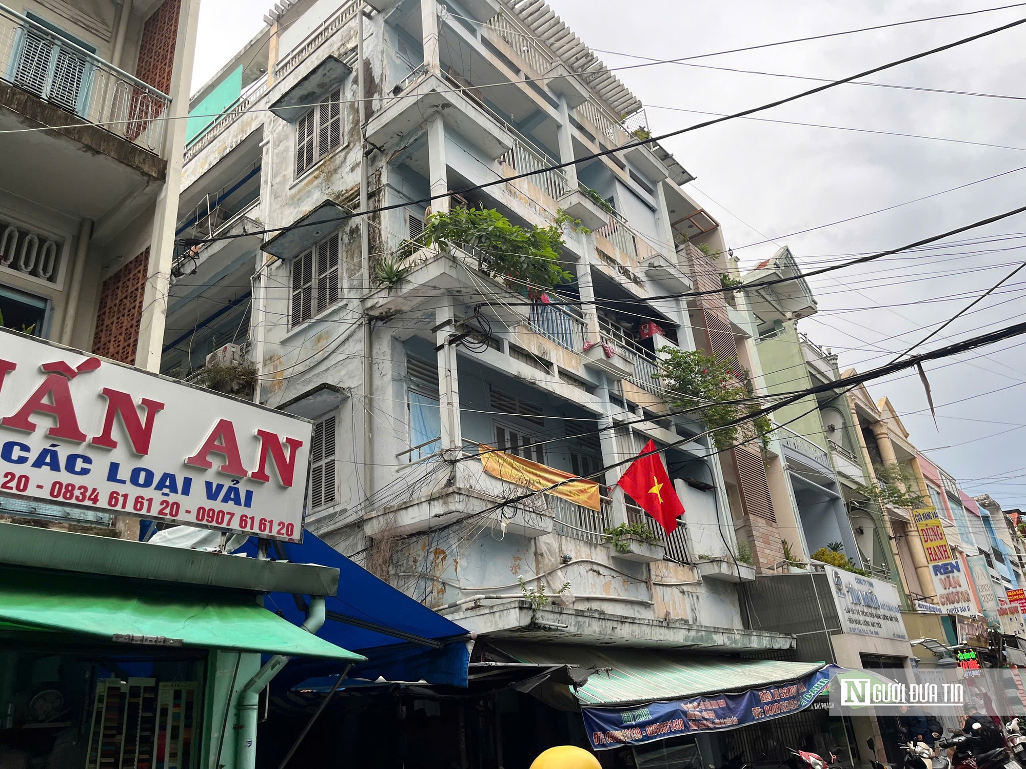 Loạt chung cư cũ chằng chịt dây điện, bịt kín lối thoát ở Tp.HCM sắp "lột xác"- Ảnh 18. Loạt chung cư cũ chằng chịt dây điện, bịt kín lối thoát ở Tp.HCM sắp "lột xác"- Ảnh 18.