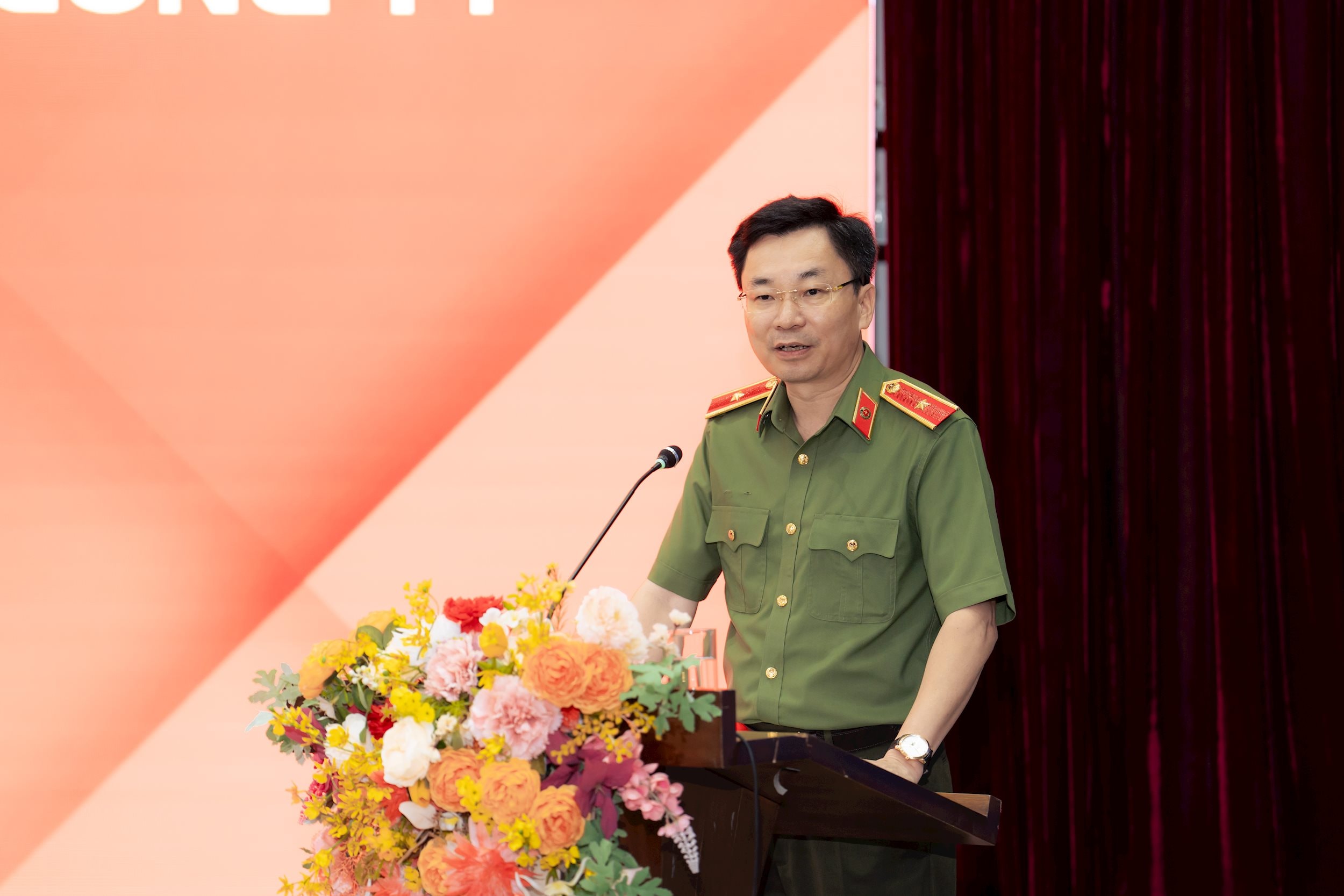 Giám đốc Công an Bến tre giữ chức Chủ tịch MobiFone- Ảnh 1. Giám đốc Công an Bến tre giữ chức Chủ tịch MobiFone- Ảnh 1.