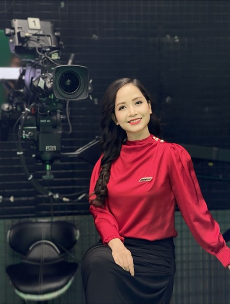 Sao phim "Phía trước là bầu trời" tiết lộ mối duyên làm BTV truyền hình- Ảnh 1. Sao phim "Phía trước là bầu trời" tiết lộ mối duyên làm BTV truyền hình- Ảnh 1.