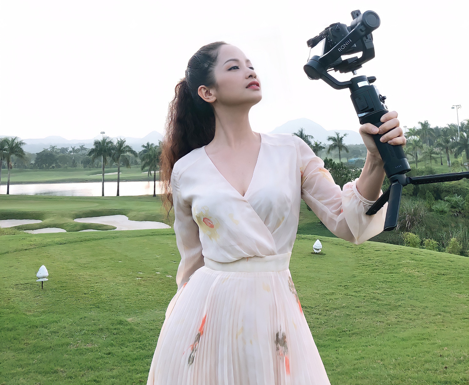 Sao phim "Phía trước là bầu trời" tiết lộ mối duyên làm BTV truyền hình- Ảnh 3. Sao phim "Phía trước là bầu trời" tiết lộ mối duyên làm BTV truyền hình- Ảnh 3.