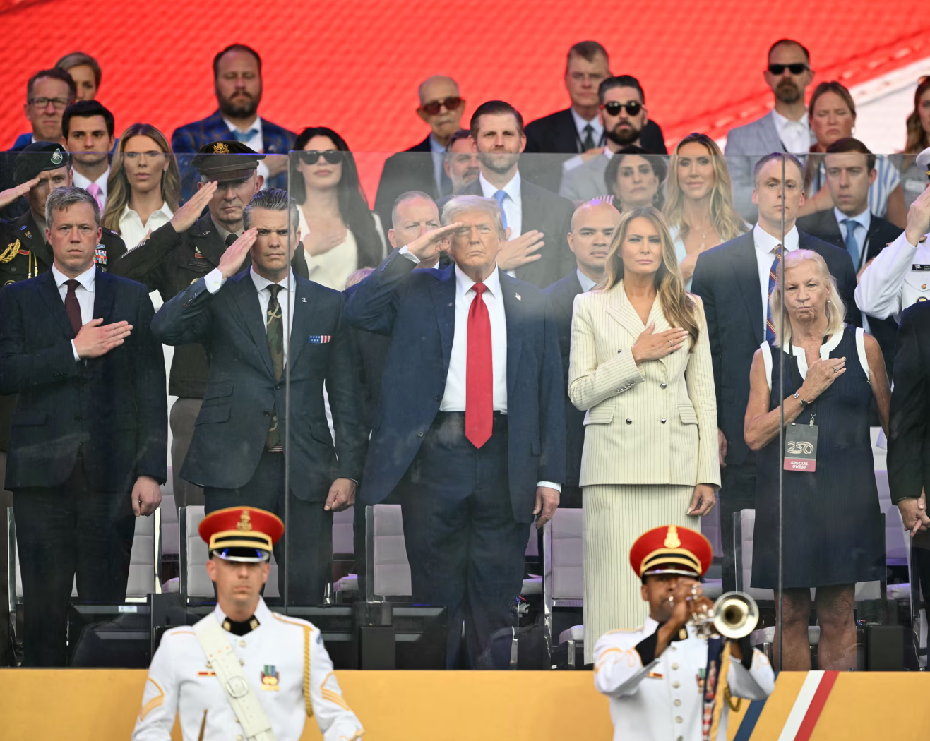 Diễu hành quân sự ở Washington, DC: Ông Trump nói “đã đến lúc” nước Mỹ ăn mừng thành công quân sự của mình- Ảnh 1. Diễu hành quân sự ở Washington, DC: Ông Trump nói “đã đến lúc” nước Mỹ ăn mừng thành công quân sự của mình- Ảnh 1.