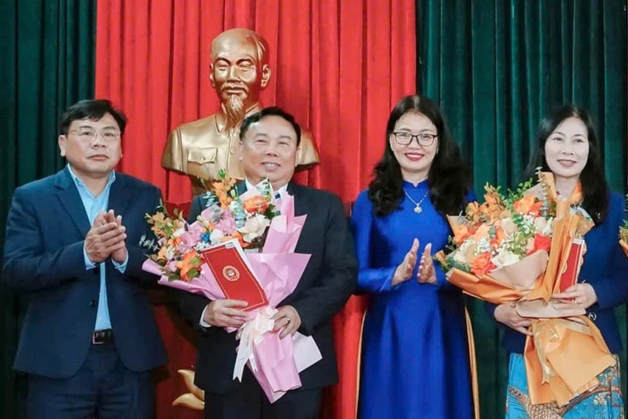 Nghệ An: Đề xuất chi 3.000 tỷ đồng cho cán bộ thôi việc, nghỉ hưu trước tuổi- Ảnh 1. Nghệ An: Đề xuất chi 3.000 tỷ đồng cho cán bộ thôi việc, nghỉ hưu trước tuổi- Ảnh 1.