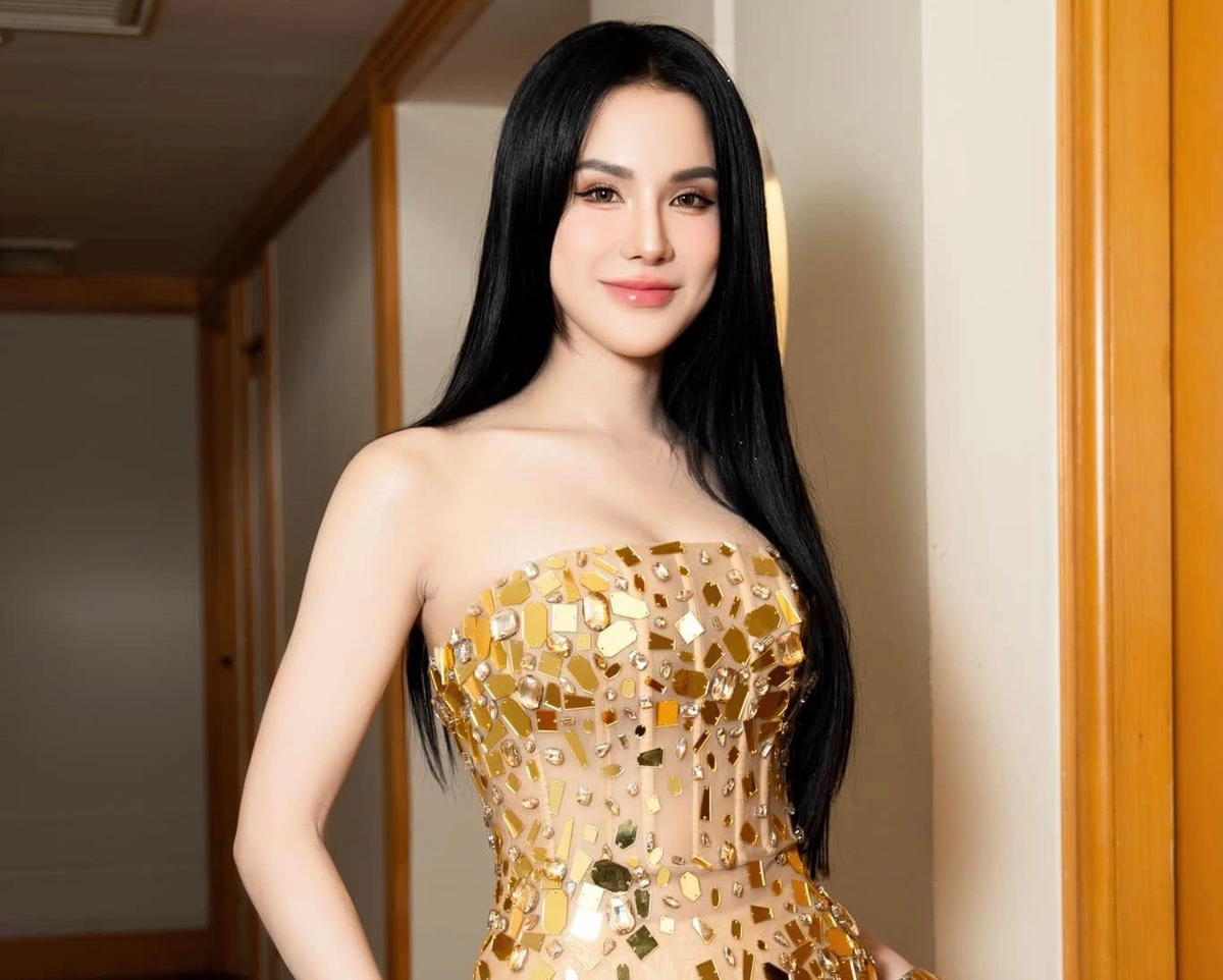 Ca sĩ Diệp Lâm Anh đưa 2 con đi du lịch cùng bạn trai kém 11 tuổi- Ảnh 1. Ca sĩ Diệp Lâm Anh đưa 2 con đi du lịch cùng bạn trai kém 11 tuổi- Ảnh 1.