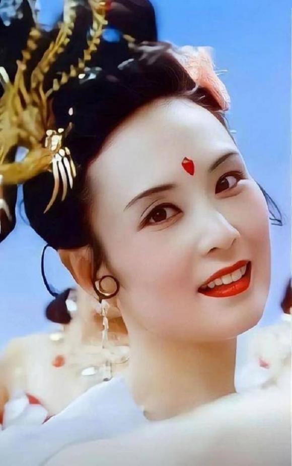 Hé lộ gia thế khủng và cuộc đời đầy bí ẩn của "Hằng Nga đẹp nhất xứ Trung"- Ảnh 7.