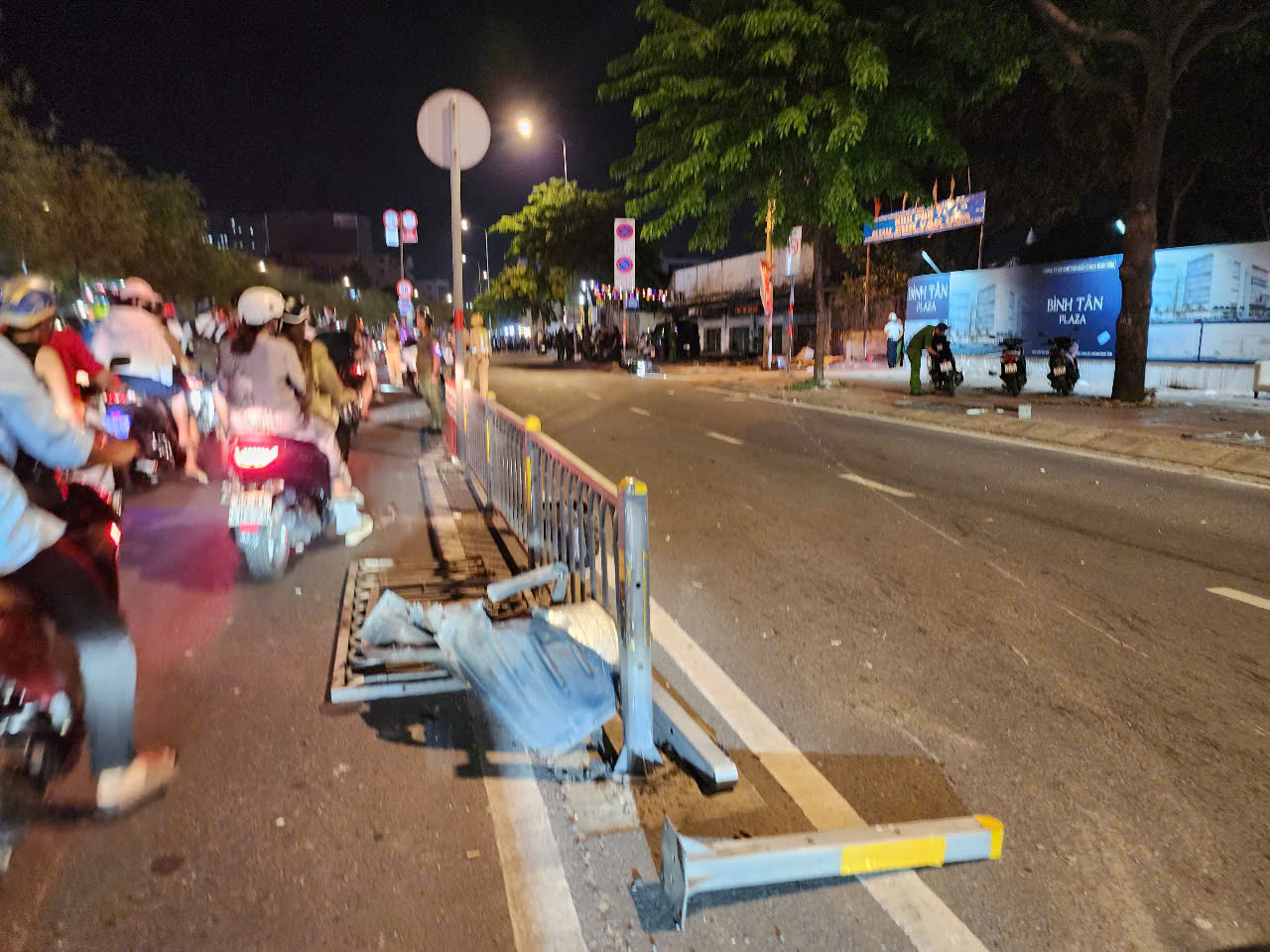 Người đàn ông trình diện, nhận là tài xế xe Jeep tông 2 mẹ con tử vong- Ảnh 1. Người đàn ông trình diện, nhận là tài xế xe Jeep tông 2 mẹ con tử vong- Ảnh 1.