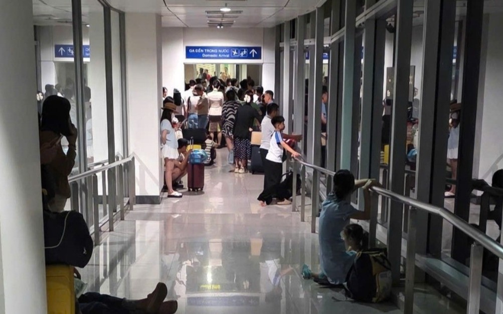 Cục Hàng không Việt Nam yêu cầu làm rõ, xử lý nghiêm vụ đoàn khách 'mắc kẹt' ở sân bay Tân Sơn Nhất