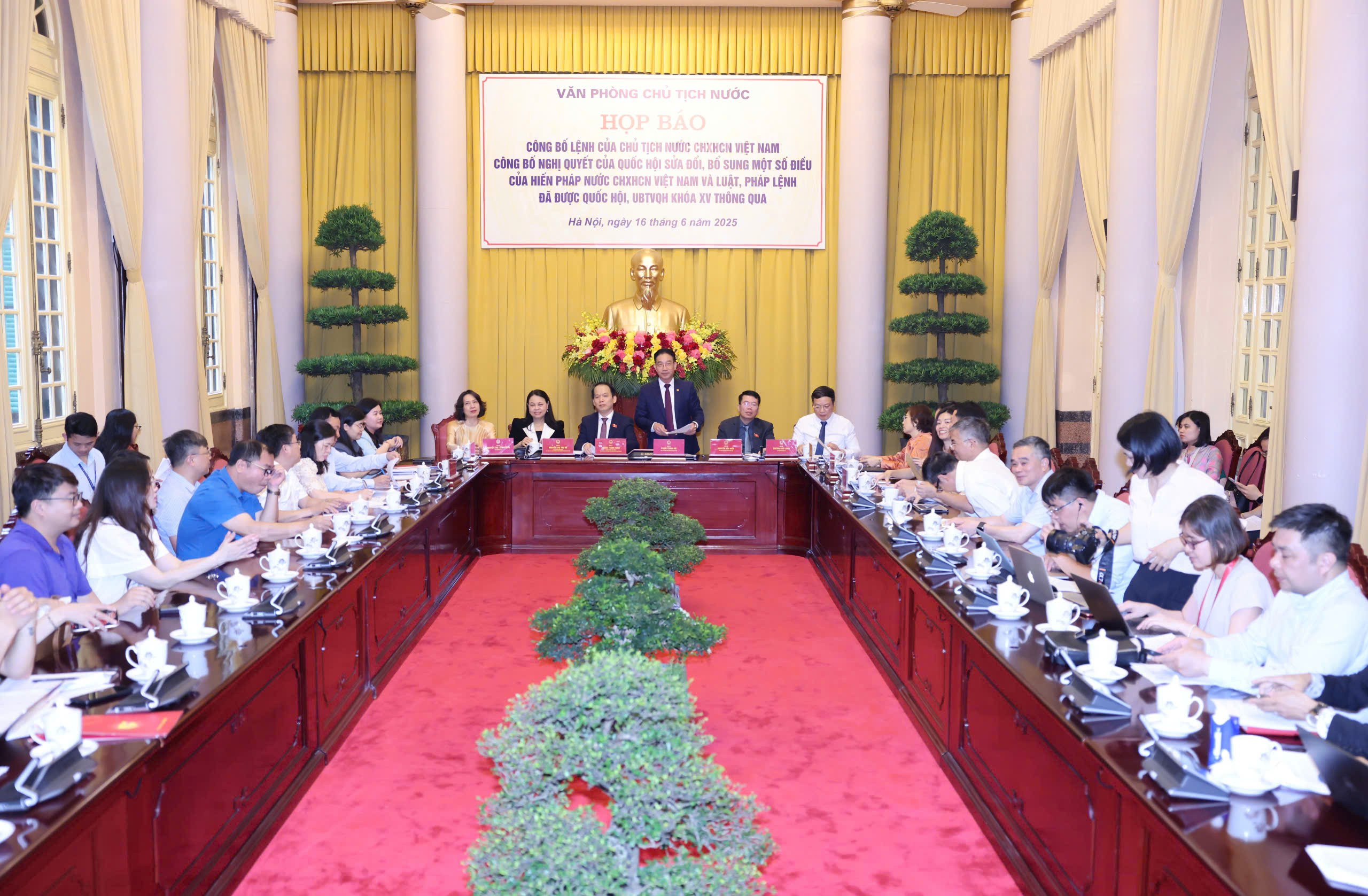 Mô hình chính quyền 2 cấp toàn quốc: Cải cách lớn, trao quyền mạnh hơn- Ảnh 2. Mô hình chính quyền 2 cấp toàn quốc: Cải cách lớn, trao quyền mạnh hơn- Ảnh 2.