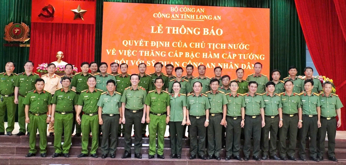 Giám đốc Công an tỉnh Long An được thăng cấp hàm Thiếu tướng- Ảnh 1. Giám đốc Công an tỉnh Long An được thăng cấp hàm Thiếu tướng- Ảnh 1.