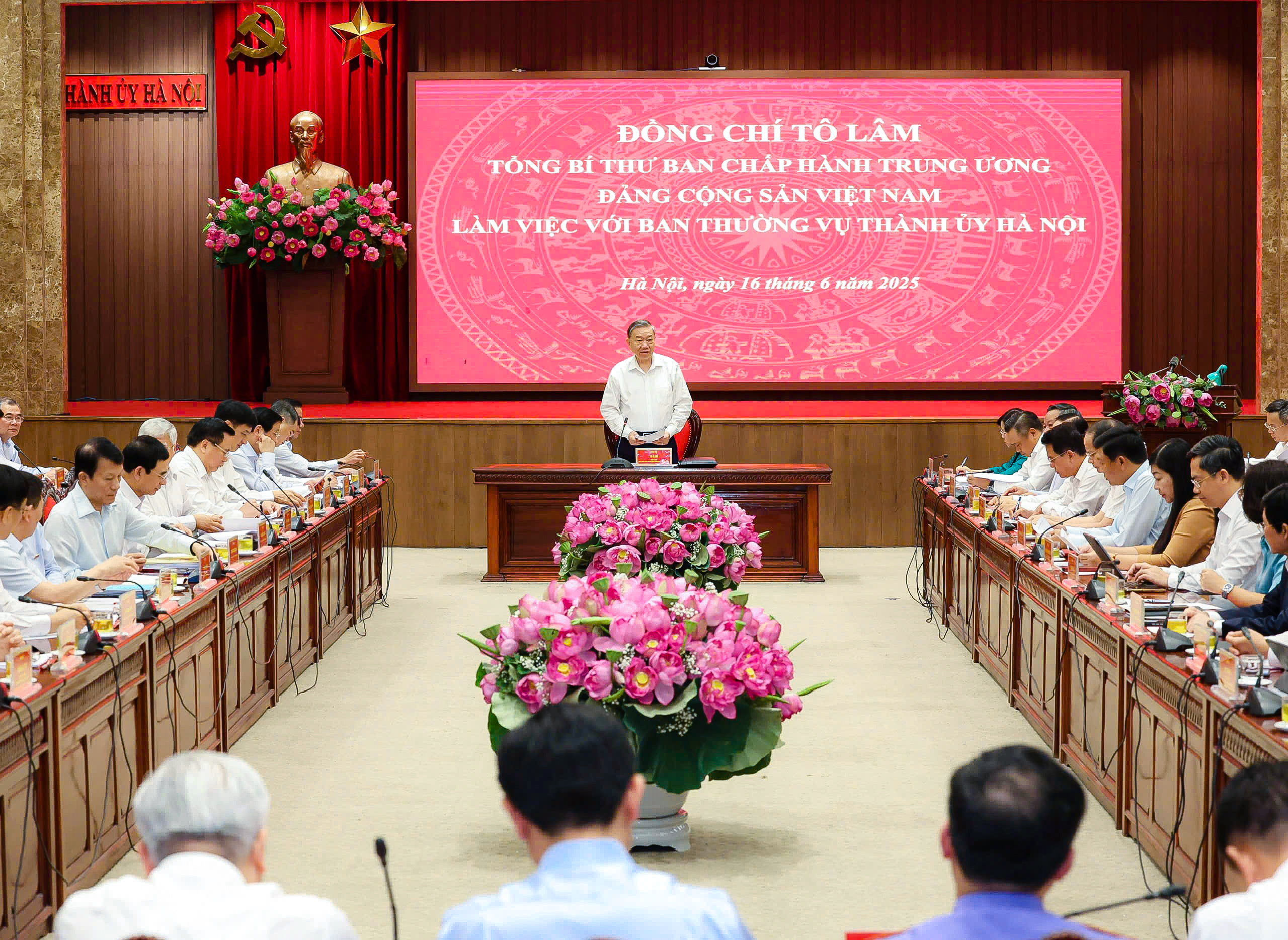 Tổng Bí thư Tô Lâm: Phát triển Hà Nội thực sự là thành phố tiên phong, hấp dẫn của châu Á- Ảnh 3. Tổng Bí thư Tô Lâm: Phát triển Hà Nội thực sự là thành phố tiên phong, hấp dẫn của châu Á- Ảnh 3.