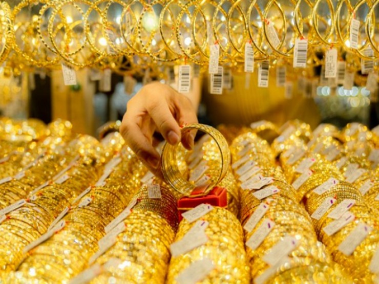 Nóng nhất trong ngày: Giá vàng trong nước vẫn tăng dù thế giới giảm; Chu Thanh Huyền dính bê bối trốn thuế
