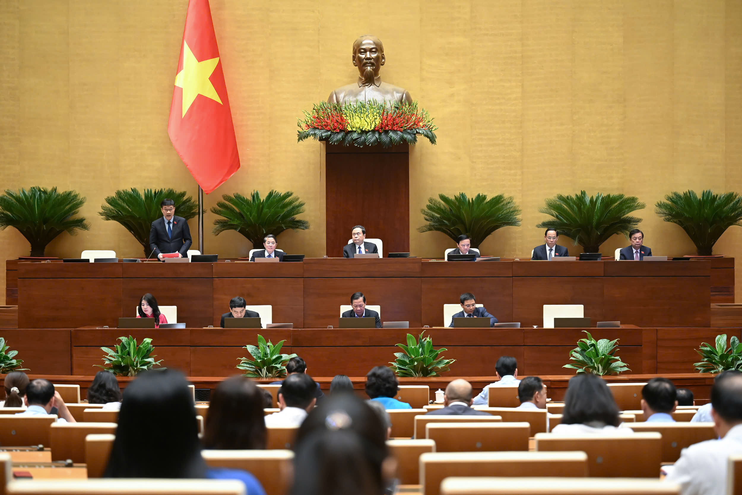 Bộ trưởng Bộ Nội vụ nói về việc sắp xếp cán bộ trong vận hành bộ máy mới- Ảnh 2. Bộ trưởng Bộ Nội vụ nói về việc sắp xếp cán bộ trong vận hành bộ máy mới- Ảnh 2.
