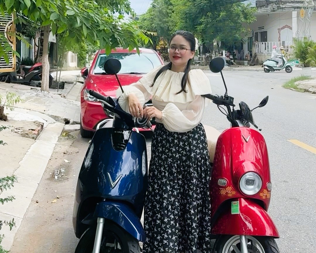 Khách Việt sử dụng đồng thời 2 xe máy VinFast, muốn cùng gia đình lan tỏa sống xanh- Ảnh 2. Khách Việt sử dụng đồng thời 2 xe máy VinFast, muốn cùng gia đình lan tỏa sống xanh- Ảnh 2.