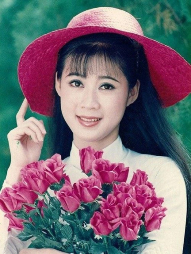 "Người yêu cũ" của Lý Hùng sau thời gian dài ở ẩn, cuộc sống U60 lặng lẽ bình yên- Ảnh 3. "Người yêu cũ" của Lý Hùng sau thời gian dài ở ẩn, cuộc sống U60 lặng lẽ bình yên- Ảnh 3.