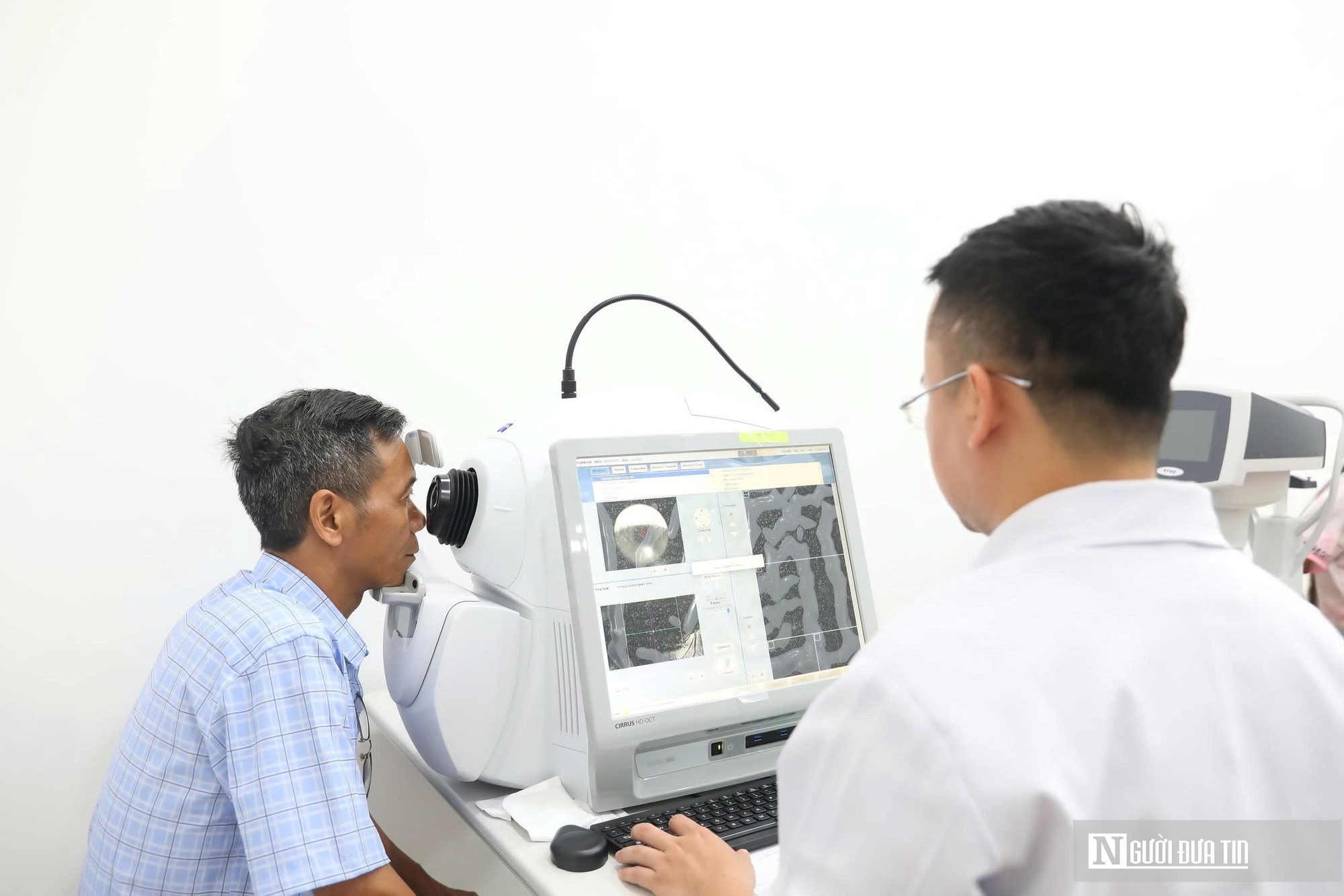 Phòng khám chuyên khoa Mắt Sài Gòn - Biên Hòa đầu tư hệ thống khám mắt OCT giá trị hơn 3 tỷ đồng- Ảnh 2. Phòng khám chuyên khoa Mắt Sài Gòn - Biên Hòa đầu tư hệ thống khám mắt OCT giá trị hơn 3 tỷ đồng- Ảnh 2.
