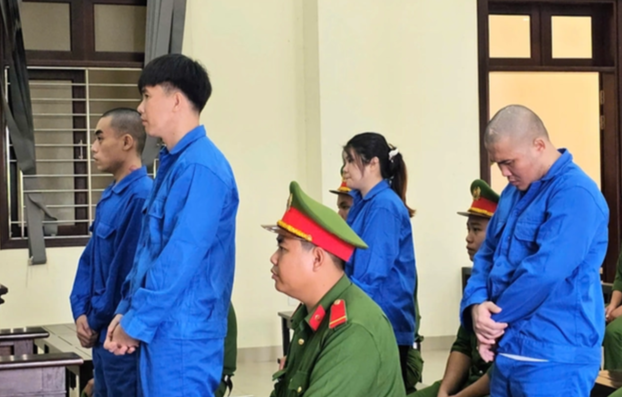 3 án tử, 1 án chung thân cho nhóm mua bán ma túy, tông chết CSGT và 2 người dân- Ảnh 1. 3 án tử, 1 án chung thân cho nhóm mua bán ma túy, tông chết CSGT và 2 người dân- Ảnh 1.