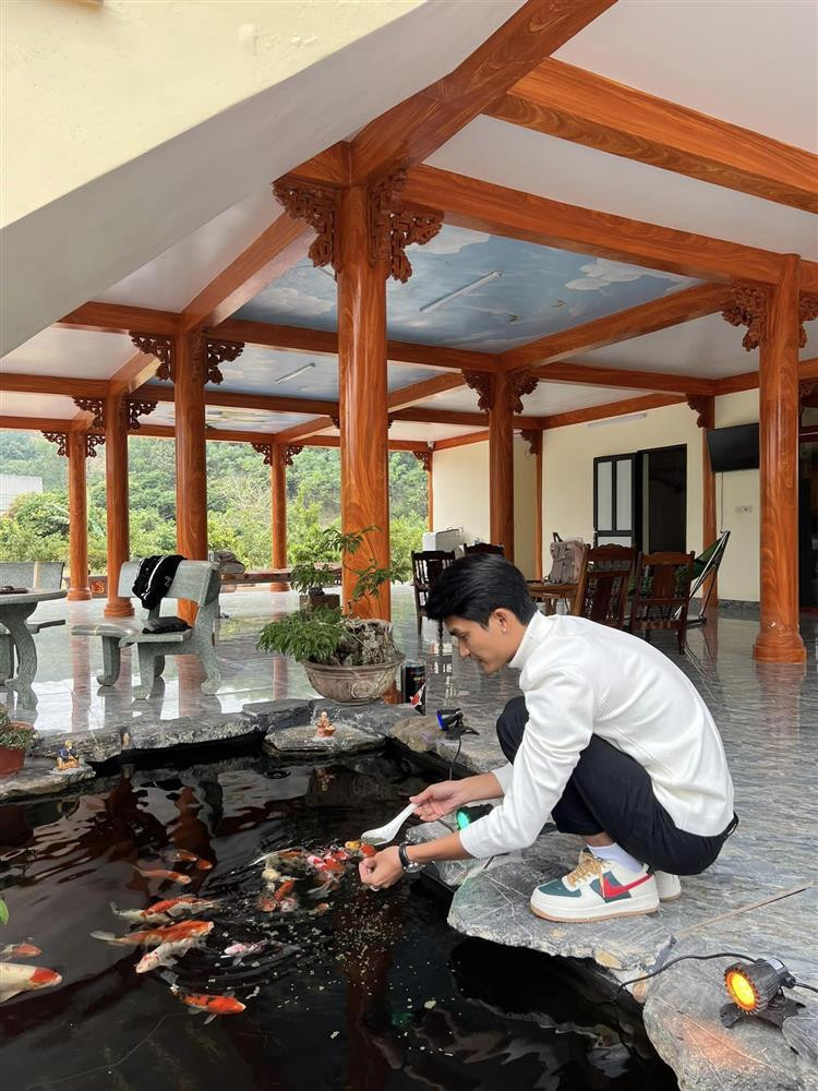 Nam diễn viên bán bún đậu mắm tôm, thuê biệt thự 50 tỷ đồng để ở, ngoài 30 tuổi sở hữu tài sản siêu khủng- Ảnh 5. Nam diễn viên bán bún đậu mắm tôm, thuê biệt thự 50 tỷ đồng để ở, ngoài 30 tuổi sở hữu tài sản siêu khủng- Ảnh 5.