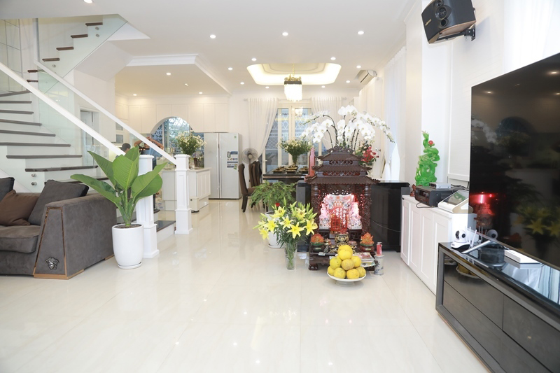 Nam ca sĩ giàu có, nổi tiếng, phong độ, ở biệt thự 50 tỷ đồng nhưng U50 vẫn độc thân- Ảnh 4. Nam ca sĩ giàu có, nổi tiếng, phong độ, ở biệt thự 50 tỷ đồng nhưng U50 vẫn độc thân- Ảnh 4.