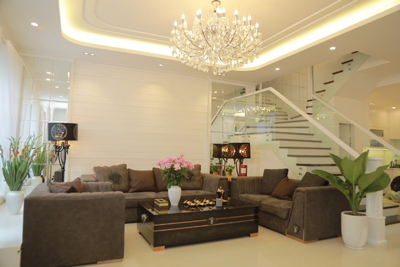 Nam ca sĩ giàu có, nổi tiếng, phong độ, ở biệt thự 50 tỷ đồng nhưng U50 vẫn độc thân- Ảnh 5. Nam ca sĩ giàu có, nổi tiếng, phong độ, ở biệt thự 50 tỷ đồng nhưng U50 vẫn độc thân- Ảnh 5.