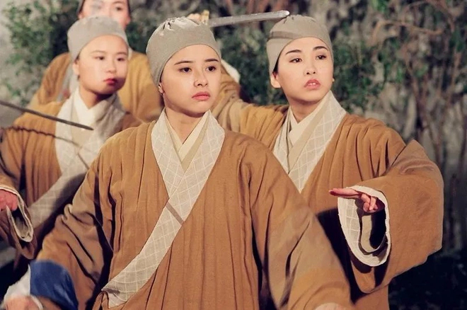 "Ni cô đẹp nhất" của Tiếu ngạo giang hồ, tuổi 50 kín tiếng, chưa tìm được bờ vai để nương tựa- Ảnh 2. "Ni cô đẹp nhất" của Tiếu ngạo giang hồ, tuổi 50 kín tiếng, chưa tìm được bờ vai để nương tựa- Ảnh 2.