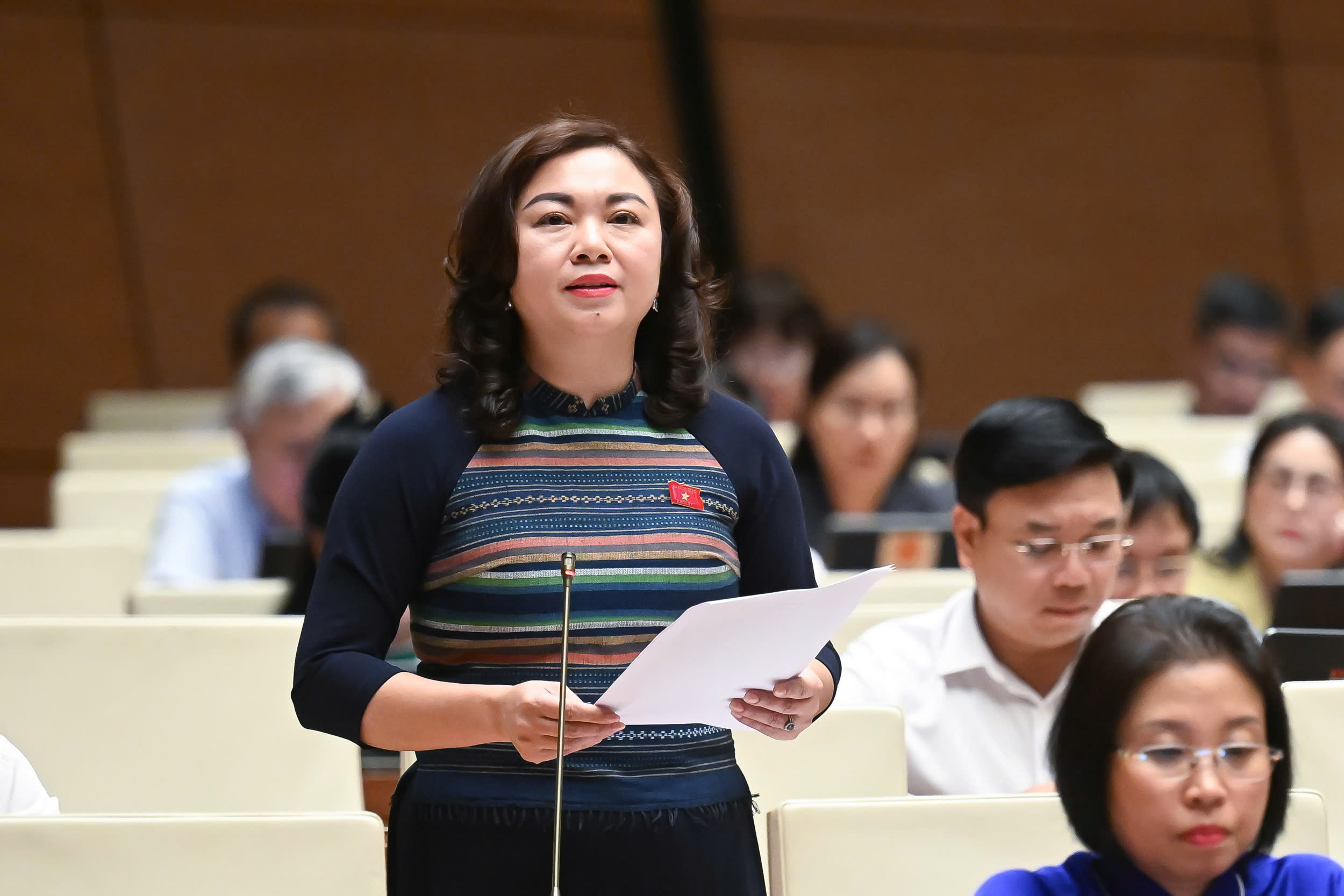 Đại biểu đề xuất dùng trụ sở dôi dư sau sáp nhập làm nơi đỗ xe công cộng- Ảnh 2. Đại biểu đề xuất dùng trụ sở dôi dư sau sáp nhập làm nơi đỗ xe công cộng- Ảnh 2.