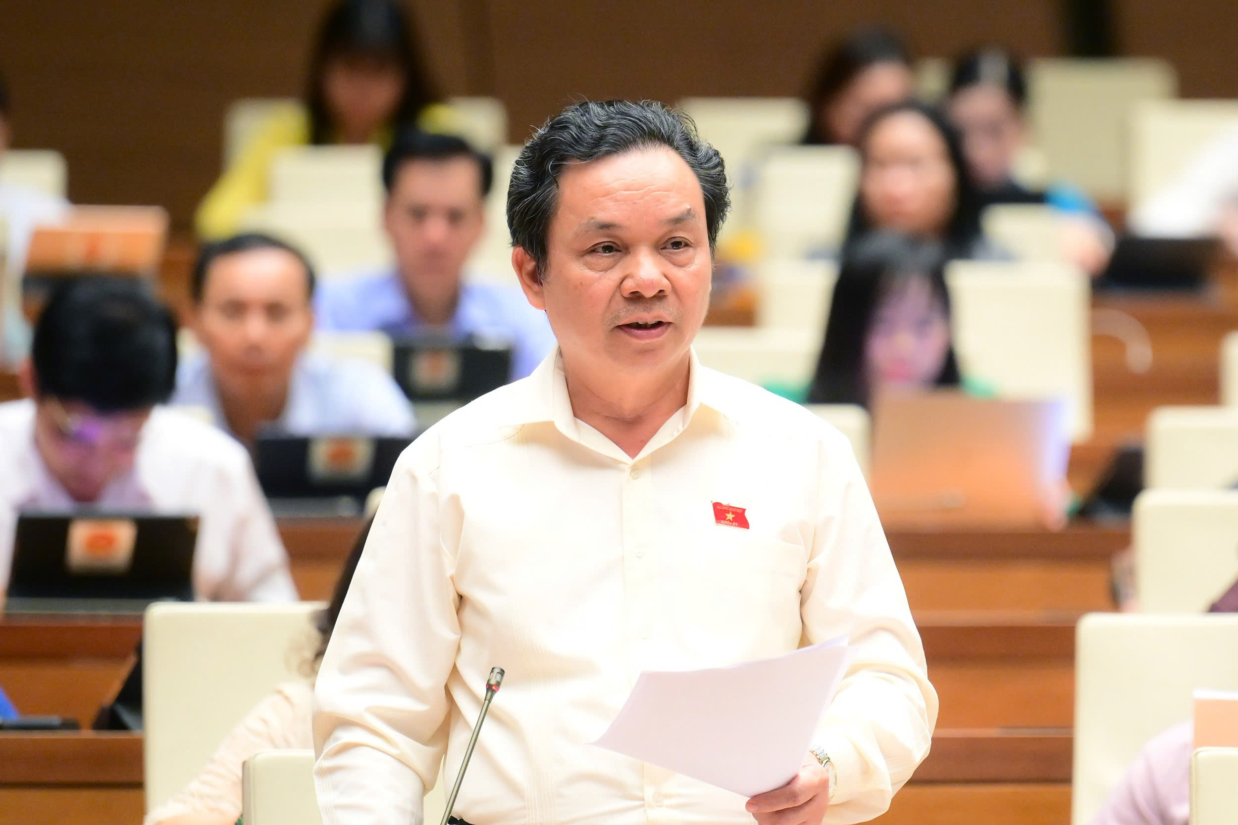 Lo doanh nghiệp nhập linh kiện lắp ráp đường sắt, đại biểu đề nghị "siết" quy định đặt hàng- Ảnh 1. Lo doanh nghiệp nhập linh kiện lắp ráp đường sắt, đại biểu đề nghị "siết" quy định đặt hàng- Ảnh 1.