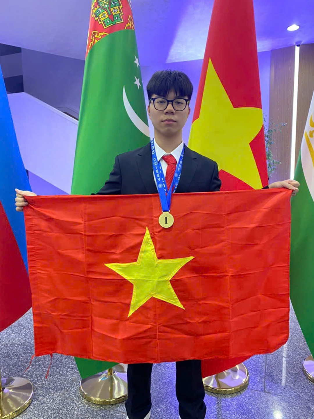Chân dung chàng trai "Vàng" Olympic hóa học quốc tế- Ảnh 1. Chân dung chàng trai "Vàng" Olympic hóa học quốc tế- Ảnh 1.