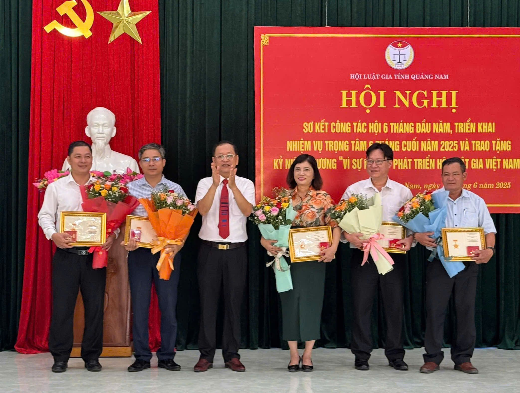 Hội Luật gia Quảng Nam sơ kết 6 tháng đầu năm, đẩy mạnh hoạt động vì dân, vì công lý- Ảnh 3. Hội Luật gia Quảng Nam sơ kết 6 tháng đầu năm, đẩy mạnh hoạt động vì dân, vì công lý- Ảnh 3.