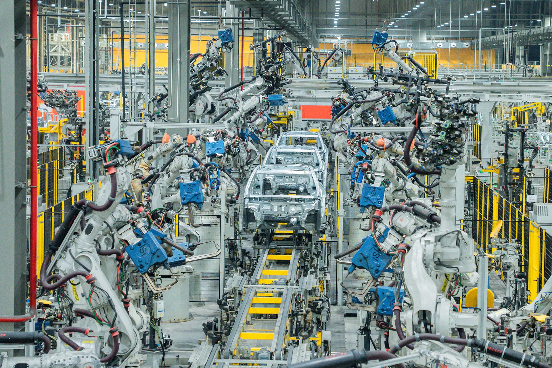 Vingroup thăng 8 bậc, thuộc top 40 doanh nghiệp lớn nhất Đông Nam Á 2025- Ảnh 1. Vingroup thăng 8 bậc, thuộc top 40 doanh nghiệp lớn nhất Đông Nam Á 2025- Ảnh 1.