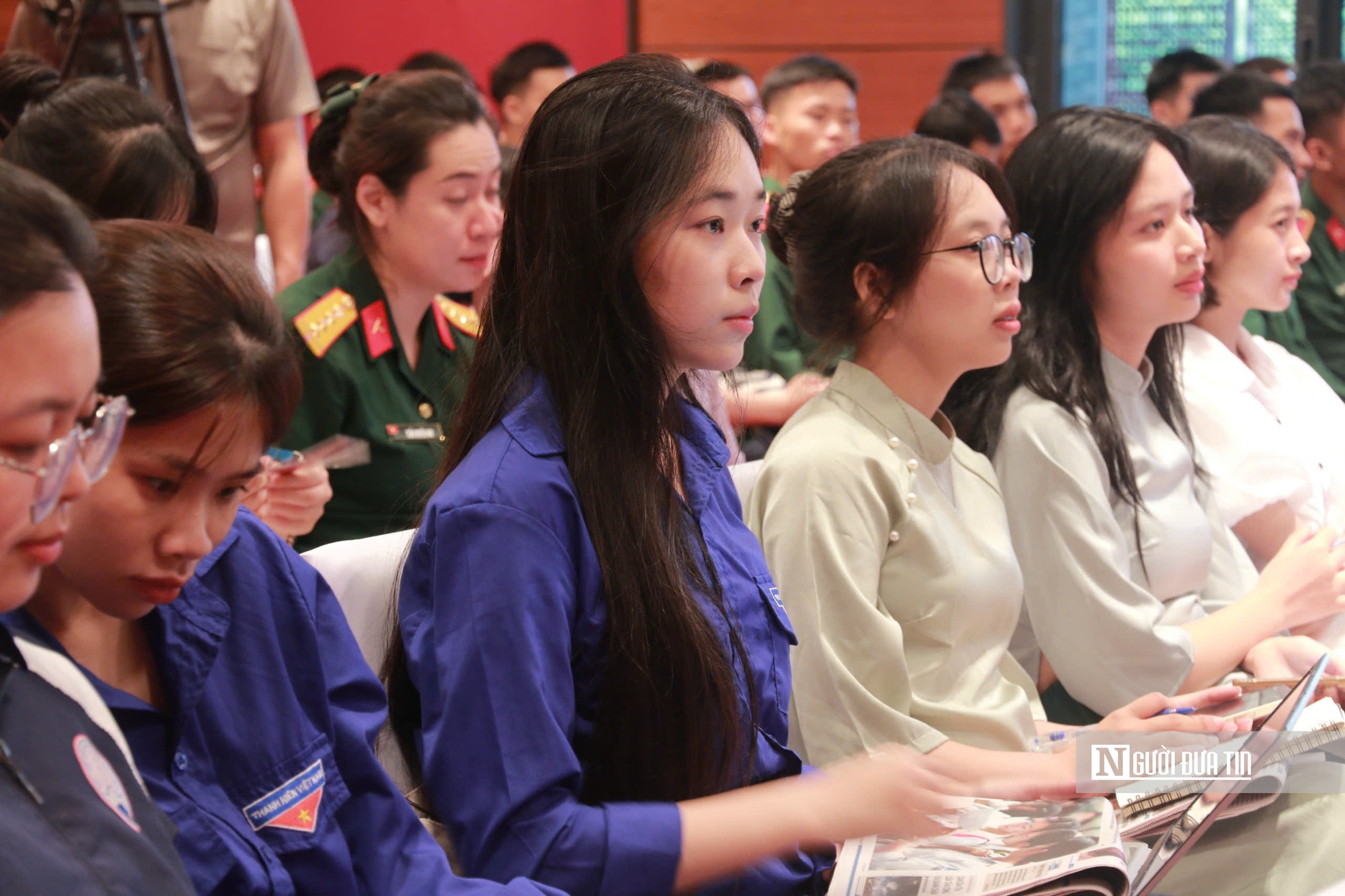 Cuộc đua sáng tạo của báo chí để chinh phục trái tim độc giả Gen Z- Ảnh 1. Cuộc đua sáng tạo của báo chí để chinh phục trái tim độc giả Gen Z- Ảnh 1.