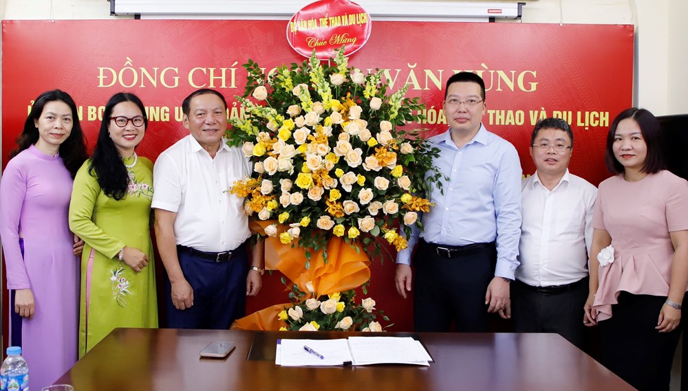 Bộ trưởng Bộ VHTTDL Nguyễn Văn Hùng:
Báo chí Cách mạng Việt Nam: “Mạch nguồn tri thức - Kết nối niềm tin”- Ảnh 4. Bộ trưởng Bộ VHTTDL Nguyễn Văn Hùng:
Báo chí Cách mạng Việt Nam: “Mạch nguồn tri thức - Kết nối niềm tin”- Ảnh 4.
