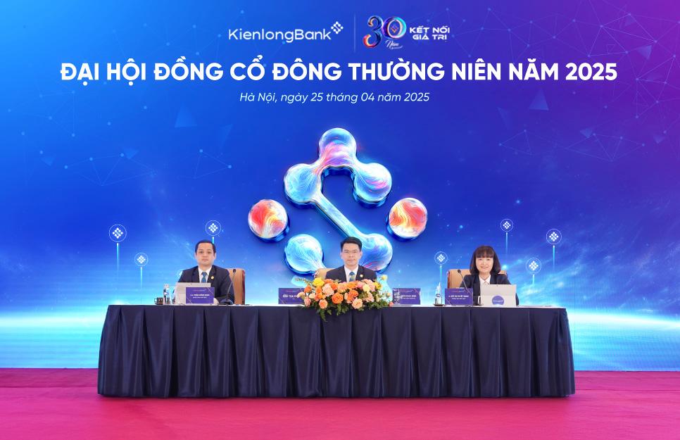 Đề xuất chia cổ tức lên đến 60%, KienlongBank đặt mục tiêu tăng vốn tại ĐHĐCĐ bất thường 2025- Ảnh 2. Đề xuất chia cổ tức lên đến 60%, KienlongBank đặt mục tiêu tăng vốn tại ĐHĐCĐ bất thường 2025- Ảnh 2.