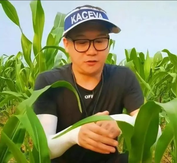 Hư Trúc của "Thiên long bát bộ" vất vả mưu sinh sau loạt bê bối đời tư- Ảnh 8. Hư Trúc của "Thiên long bát bộ" vất vả mưu sinh sau loạt bê bối đời tư- Ảnh 8.
