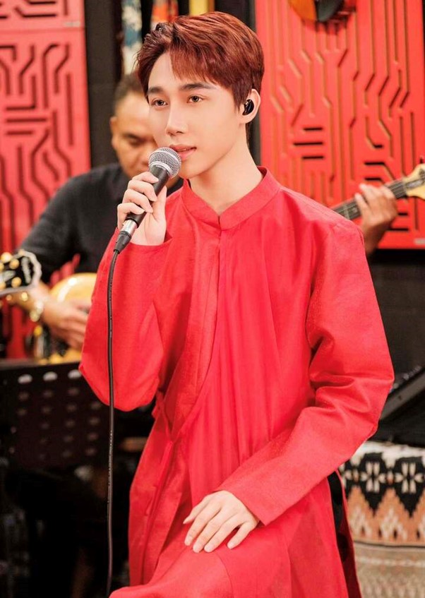 "Cậu bé Thị Mầu" Đức Vĩnh: Hiện tượng âm nhạc năm nào, muốn chinh phục những điều mới mẻ- Ảnh 7. "Cậu bé Thị Mầu" Đức Vĩnh: Hiện tượng âm nhạc năm nào, muốn chinh phục những điều mới mẻ- Ảnh 7.