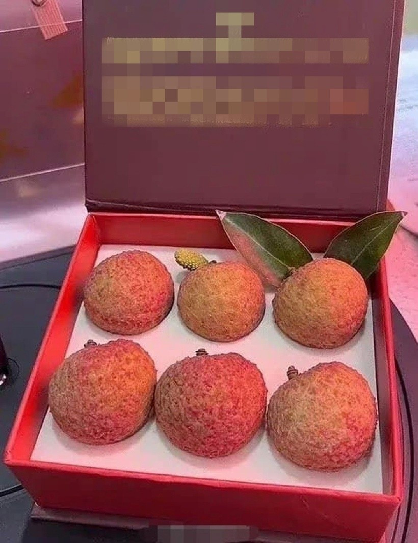 Cận cảnh quả vải giá 181 triệu đồng đang xôn xao mạng xã hội- Ảnh 1. Cận cảnh quả vải giá 181 triệu đồng đang xôn xao mạng xã hội- Ảnh 1.