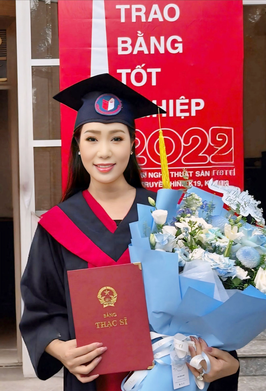 Cuộc sống ở tuổi 54 của Á hậu Việt Nam vừa nhận bằng Thạc sỹ- Ảnh 1. Cuộc sống ở tuổi 54 của Á hậu Việt Nam vừa nhận bằng Thạc sỹ- Ảnh 1.