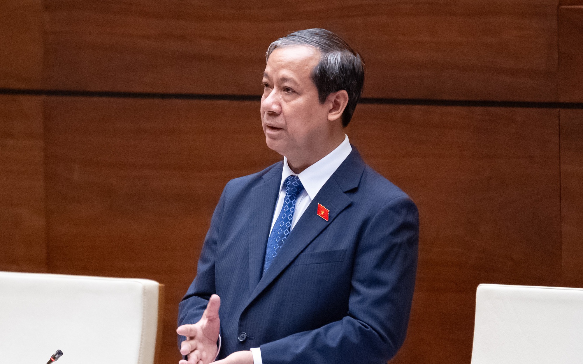 Bộ GD&ĐT yêu cầu các trường đại học công bố quy đổi điểm chuẩn trúng tuyển - Ảnh 2.