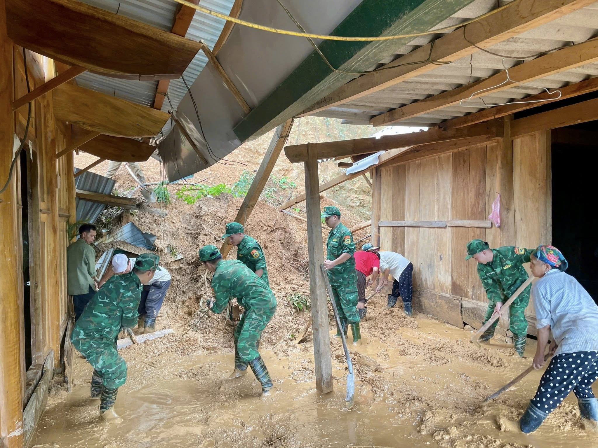 Không để người dân nào bị thiếu đói, thiếu nước sinh hoạt sau thiên tai- Ảnh 2. Không để người dân nào bị thiếu đói, thiếu nước sinh hoạt sau thiên tai- Ảnh 2.