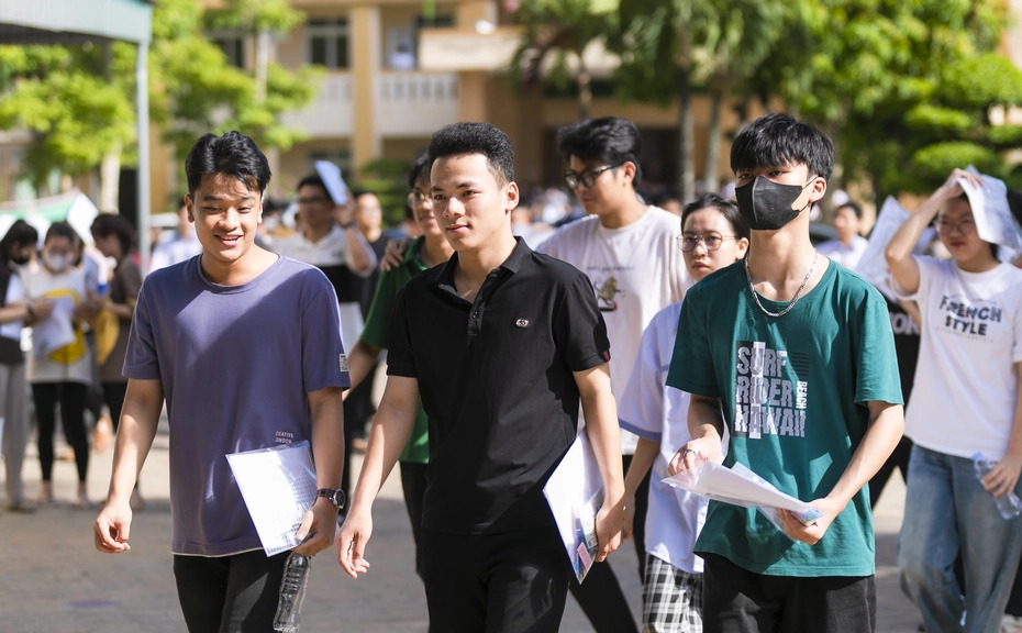 Nhà trường được cấp bằng THPT: Bước tiến trong quản trị giáo dục phổ thông- Ảnh 1.