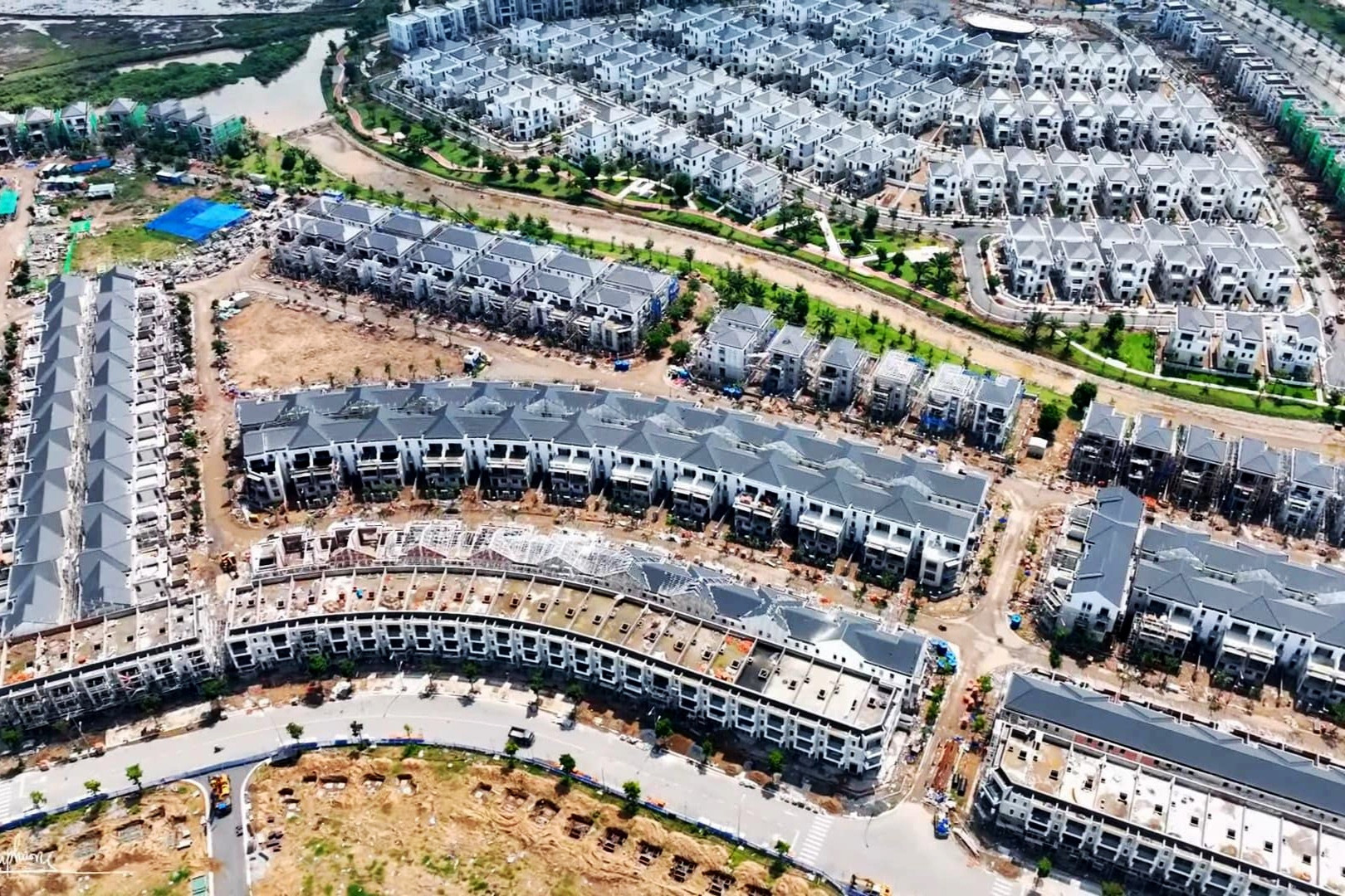 Dự án được gỡ vướng, chủ đầu tư Aqua City lội ngược dòng báo lãi hàng trăm tỷ đồng- Ảnh 1. Dự án được gỡ vướng, chủ đầu tư Aqua City lội ngược dòng báo lãi hàng trăm tỷ đồng- Ảnh 1.