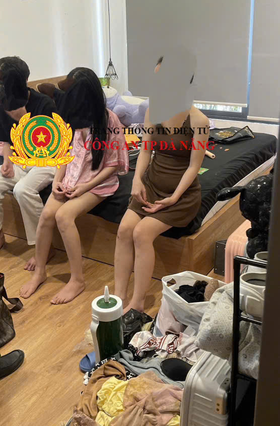 Bí mật trong căn hộ có 2 nữ 1 nam- Ảnh 1.