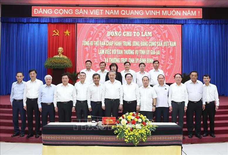Tổng Bí thư Tô Lâm: Sau hợp nhất, tỉnh Gia Lai (mới) không chỉ lớn về quy mô mà còn mạnh về năng lực cạnh tranh- Ảnh 3. Tổng Bí thư Tô Lâm: Sau hợp nhất, tỉnh Gia Lai (mới) không chỉ lớn về quy mô mà còn mạnh về năng lực cạnh tranh- Ảnh 3.