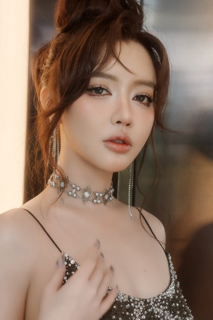Ngỡ ngàng với diện mạo mới của ca sĩ Bích Phương sau thời gian “ở ẩn”- Ảnh 3.