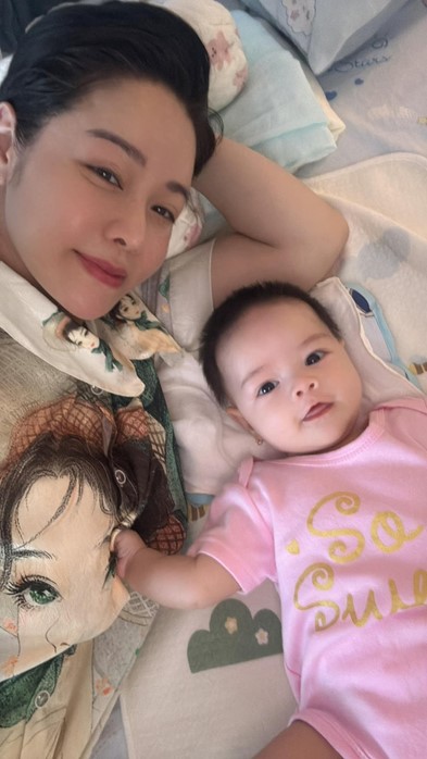 Ca sĩ Nhật Kim Anh và chồng cũ lưu lại khoảnh khắc khi tái ngộ- Ảnh 2. Ca sĩ Nhật Kim Anh và chồng cũ lưu lại khoảnh khắc khi tái ngộ- Ảnh 2.