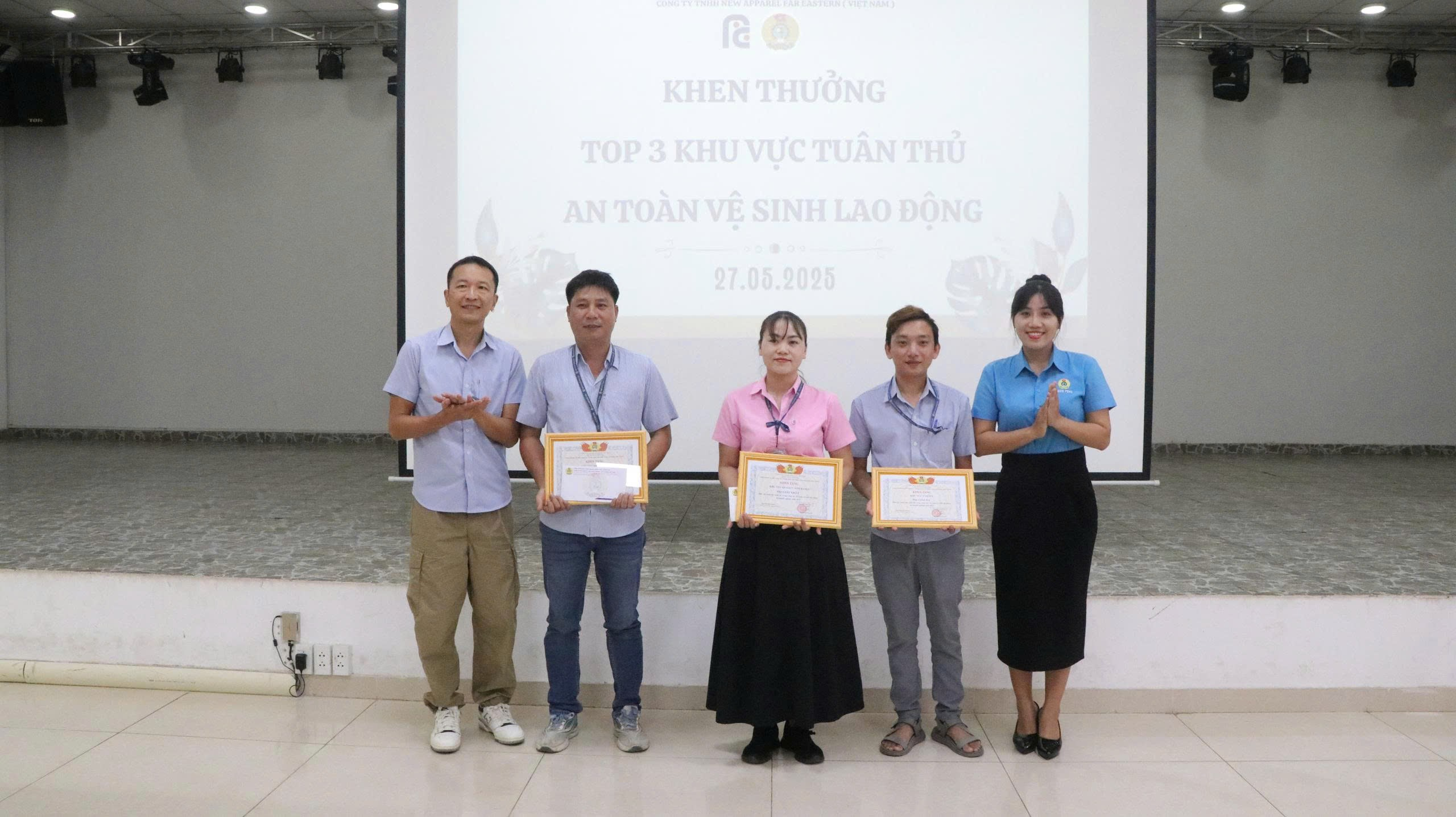 Hiệu ứng từ chuỗi hoạt động tháng Công nhân- Ảnh 1. Hiệu ứng từ chuỗi hoạt động tháng Công nhân- Ảnh 1.