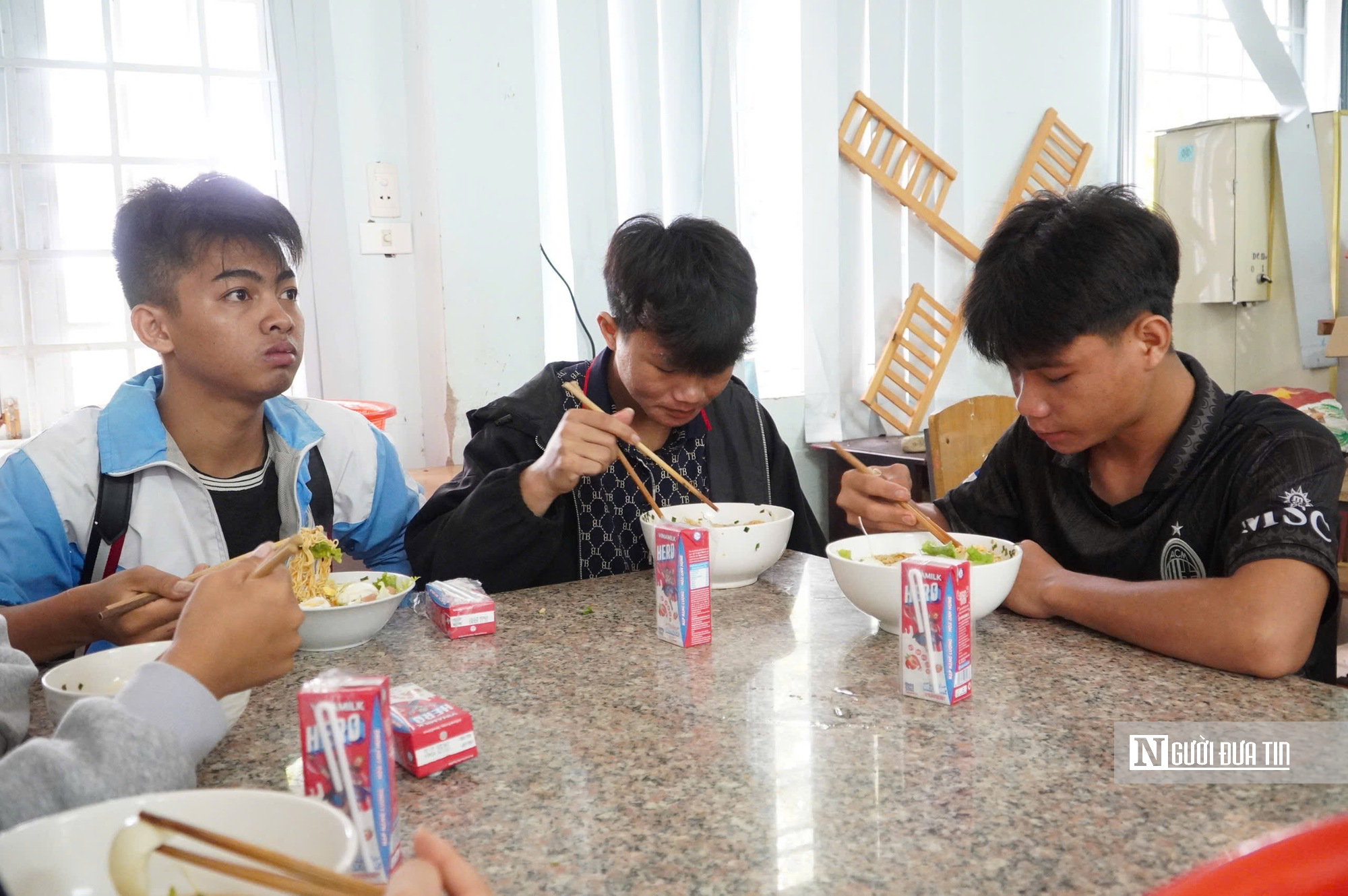 Câu chuyện đẹp ở Ngô Mây trên hành trình "vượt vũ môn" của các sĩ tử Kon Tum- Ảnh 1. Câu chuyện đẹp ở Ngô Mây trên hành trình "vượt vũ môn" của các sĩ tử Kon Tum- Ảnh 1.