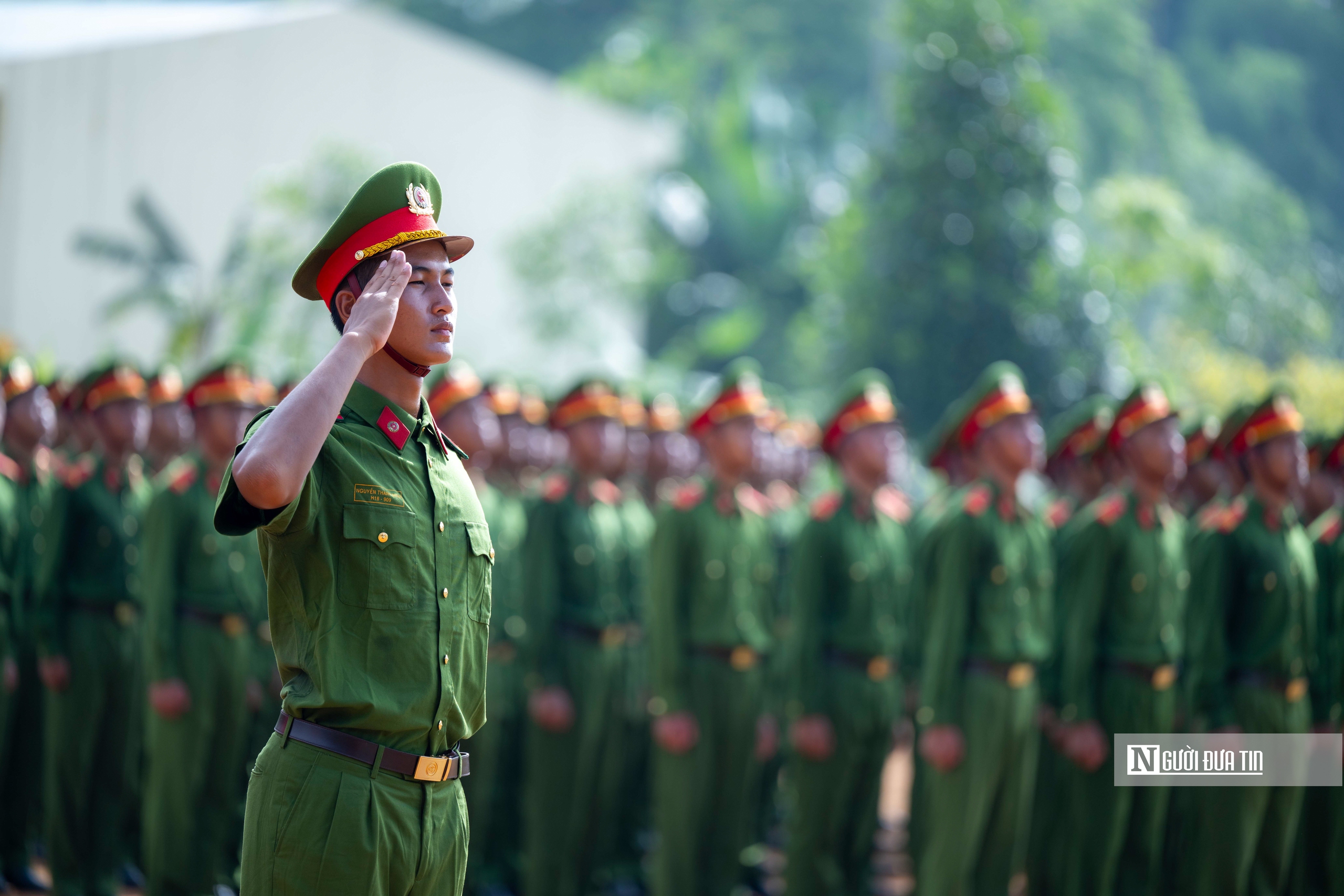 Tận mắt thấy chiến sĩ công an luyện tập dưới nắng hè bỏng rát- Ảnh 5. Tận mắt thấy chiến sĩ công an luyện tập dưới nắng hè bỏng rát- Ảnh 5.