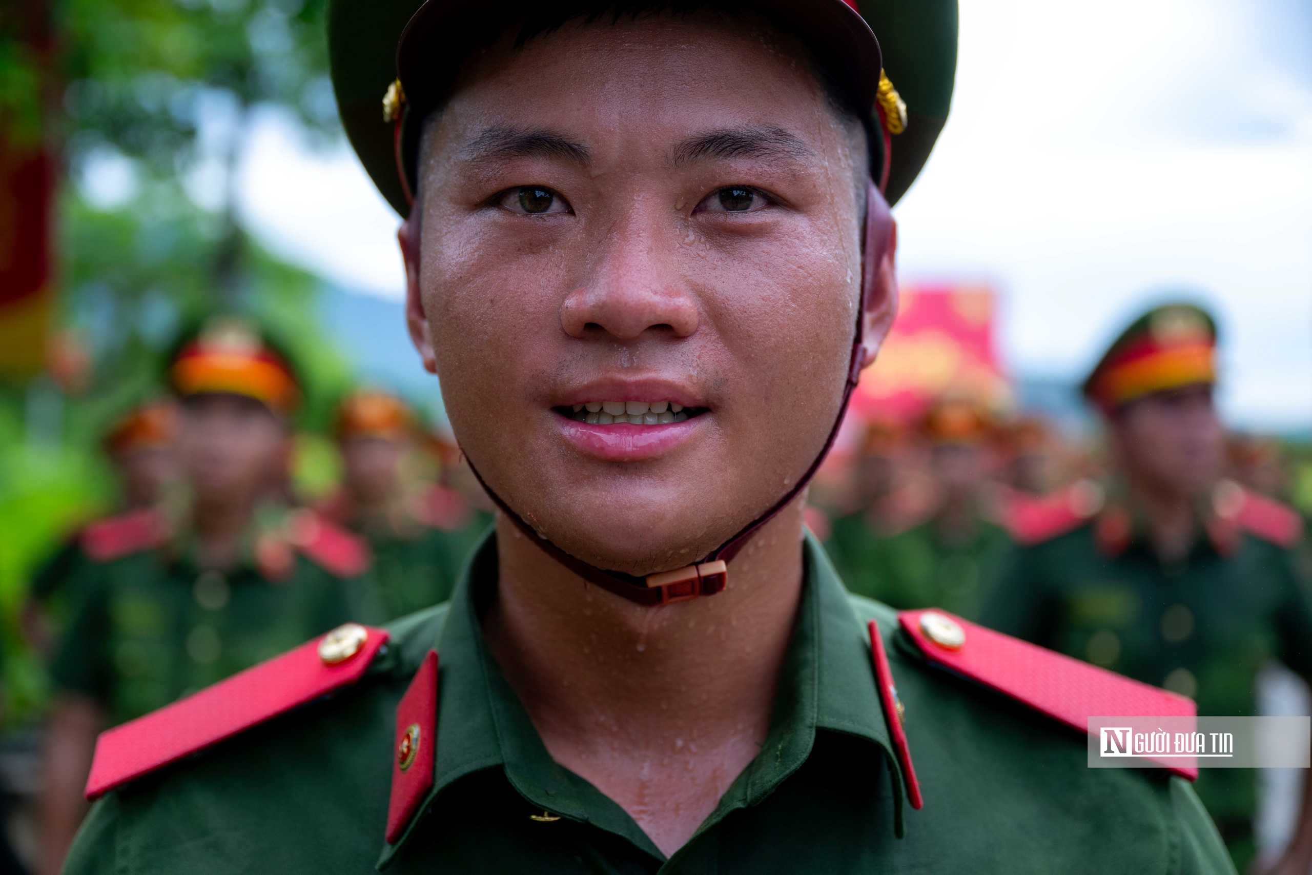 Tận mắt thấy chiến sĩ công an luyện tập dưới nắng hè bỏng rát- Ảnh 9. Tận mắt thấy chiến sĩ công an luyện tập dưới nắng hè bỏng rát- Ảnh 9.