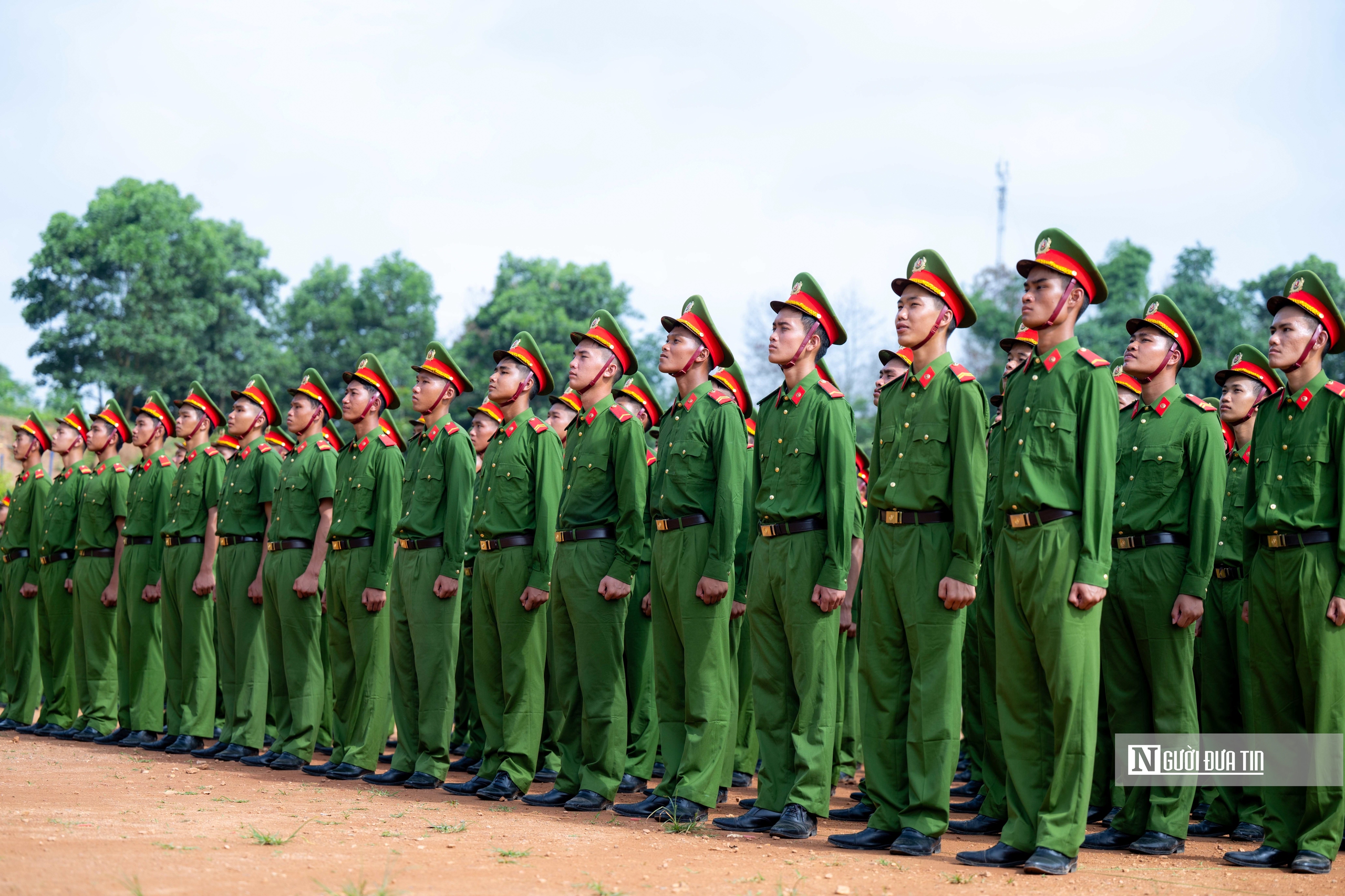 Tận mắt thấy chiến sĩ công an luyện tập dưới nắng hè bỏng rát- Ảnh 3. Tận mắt thấy chiến sĩ công an luyện tập dưới nắng hè bỏng rát- Ảnh 3.
