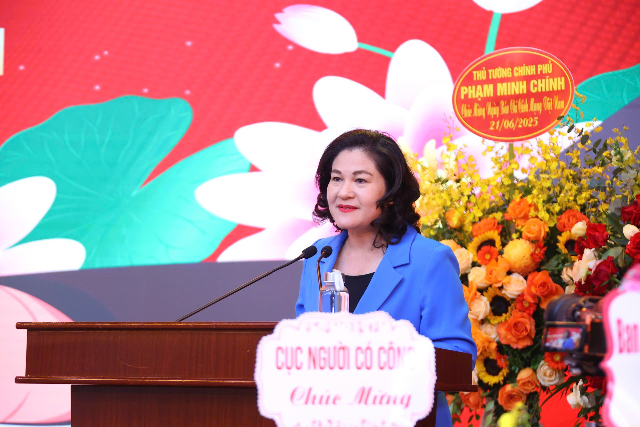 Báo chí góp phần khơi dậy niềm tin vào cuộc cải cách hành chính, sắp xếp bộ máy- Ảnh 1. Báo chí góp phần khơi dậy niềm tin vào cuộc cải cách hành chính, sắp xếp bộ máy- Ảnh 1.