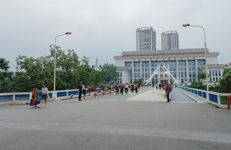 Lào Cai quyết liệt phòng chống buôn lậu, gian lận thương mại- Ảnh 3. gen-h-z6675140863033_34aa42481e63ba75752d22c9578eb6c3.jpg -0